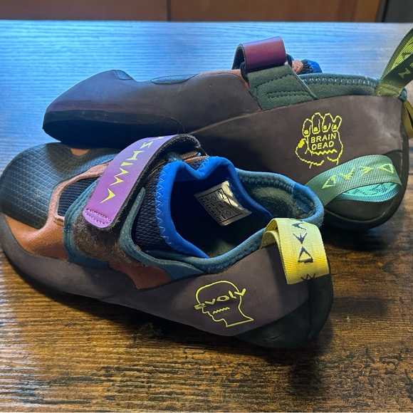 Brain Dead x evolv x Ashima climbing shoes - Picture 5 of 6